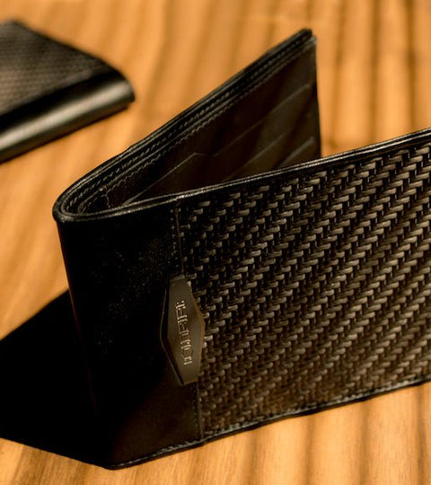 Leather Wallets vs. Carbon Fiber Wallets: The Pros and Cons - COLDFIRE